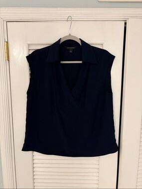 Banana Republic Navy Sleeveless V-Neck Collared Camisole Small
